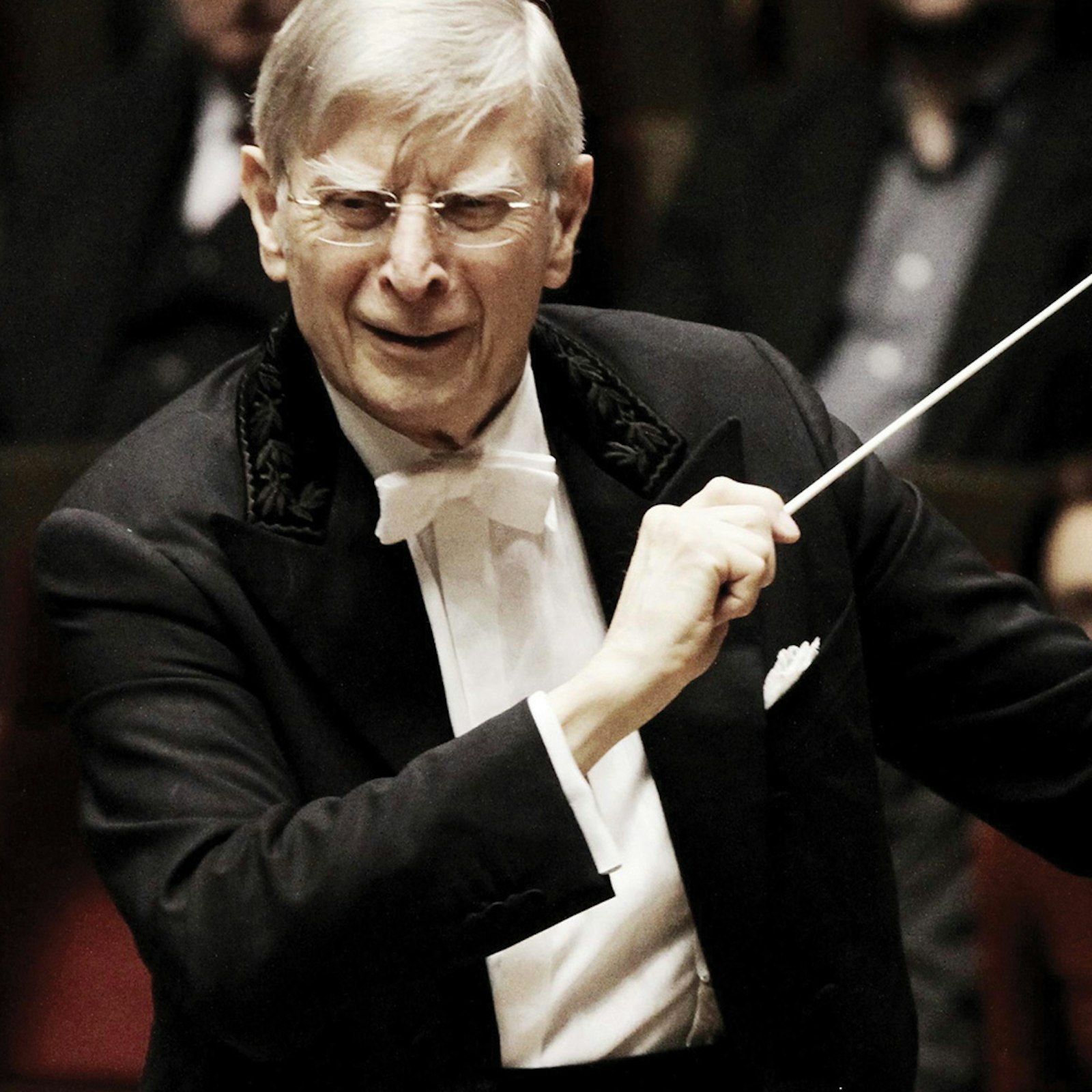 BLOMSTEDT CONDUCTS BEETHOVEN 7