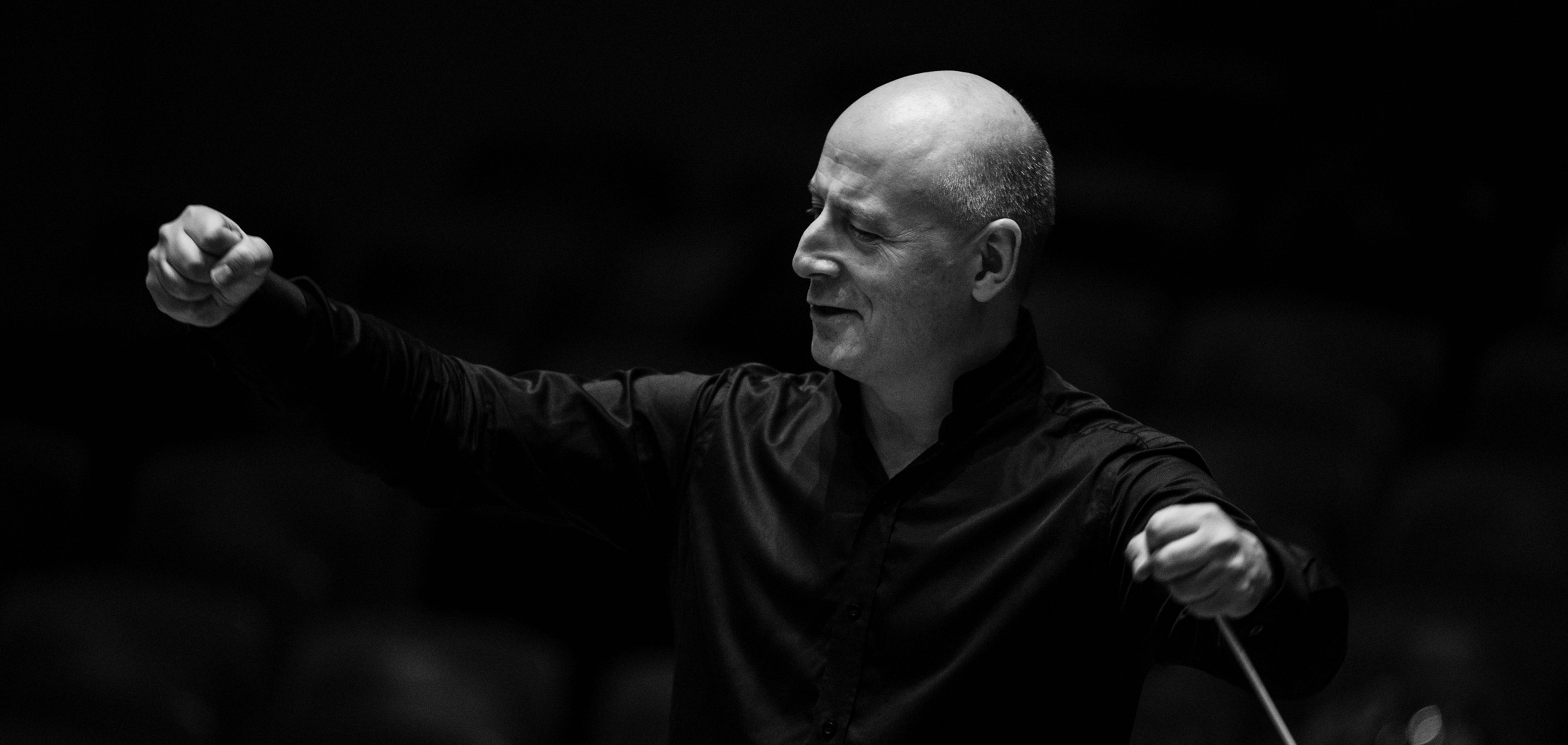 Järvi Conducts Mahler 7